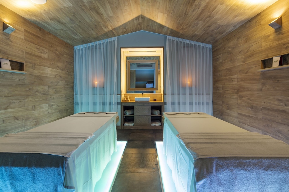 Fusion Suites Saigon 41/63