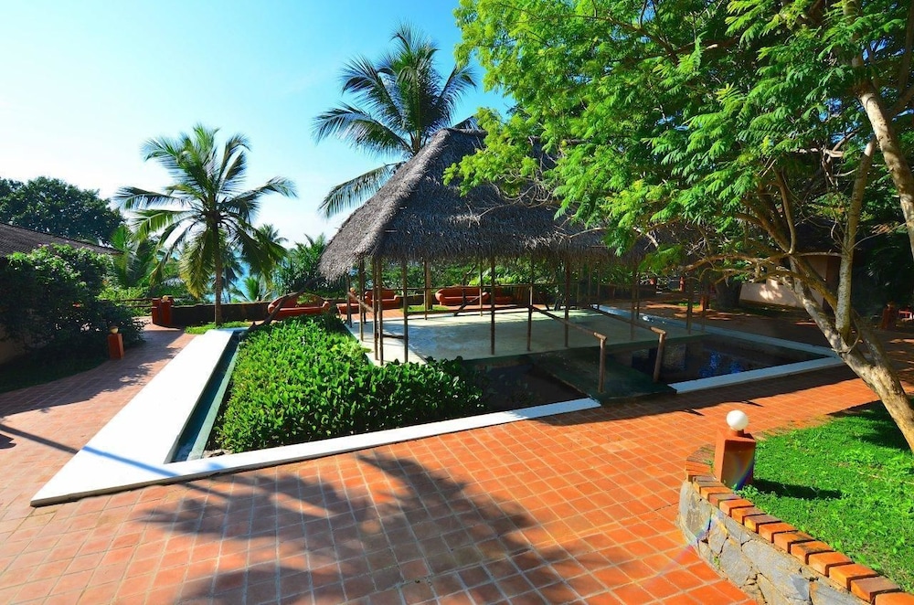 Eva Lanka Hotel 55/58