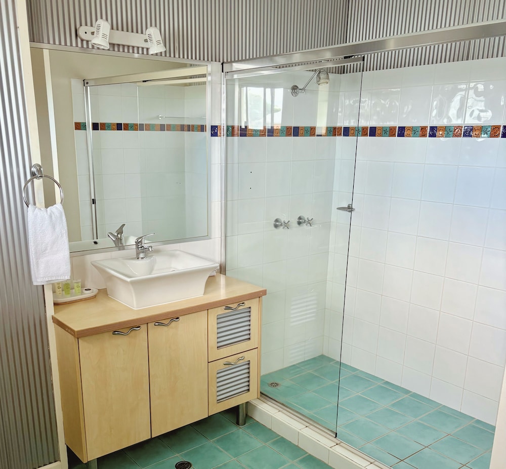 YAMBA SUN MOTEL 57/60