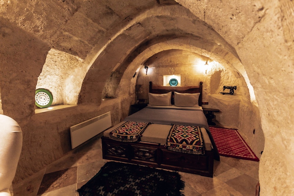 Apex Cave Hotel 35/61