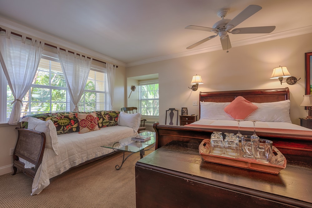 The Caribbean Court Boutique Hotel 56/83