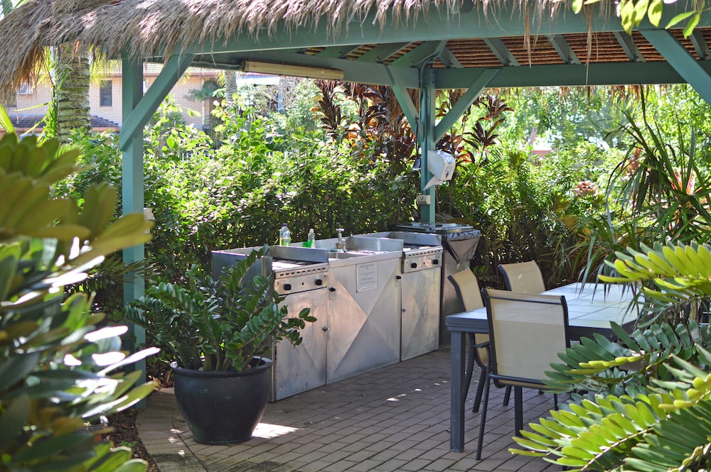 CAIRNS BEACH RESORT 44/49