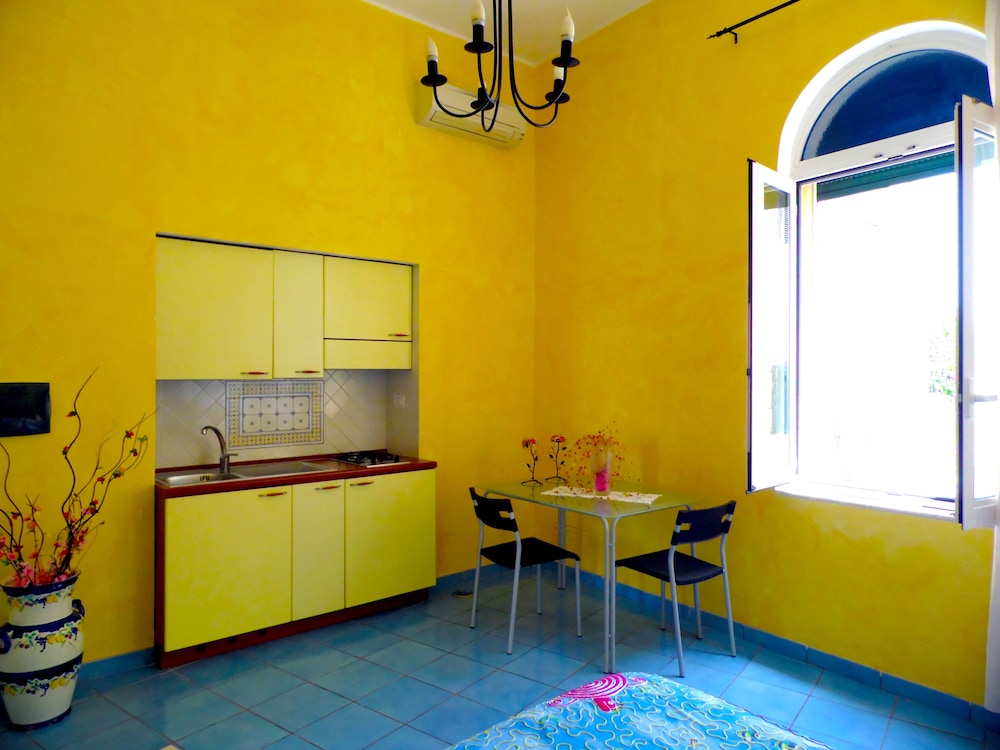 Bed And Breakfast Dimora Carlo Iii 25/43