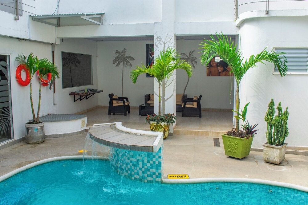Waira Suites Hotel 47/55