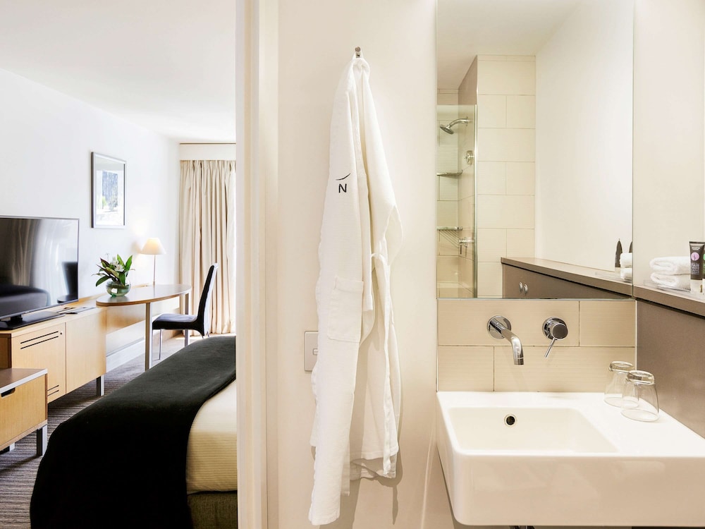NOVOTEL QUEENSTOWN LAKESIDE 50/50