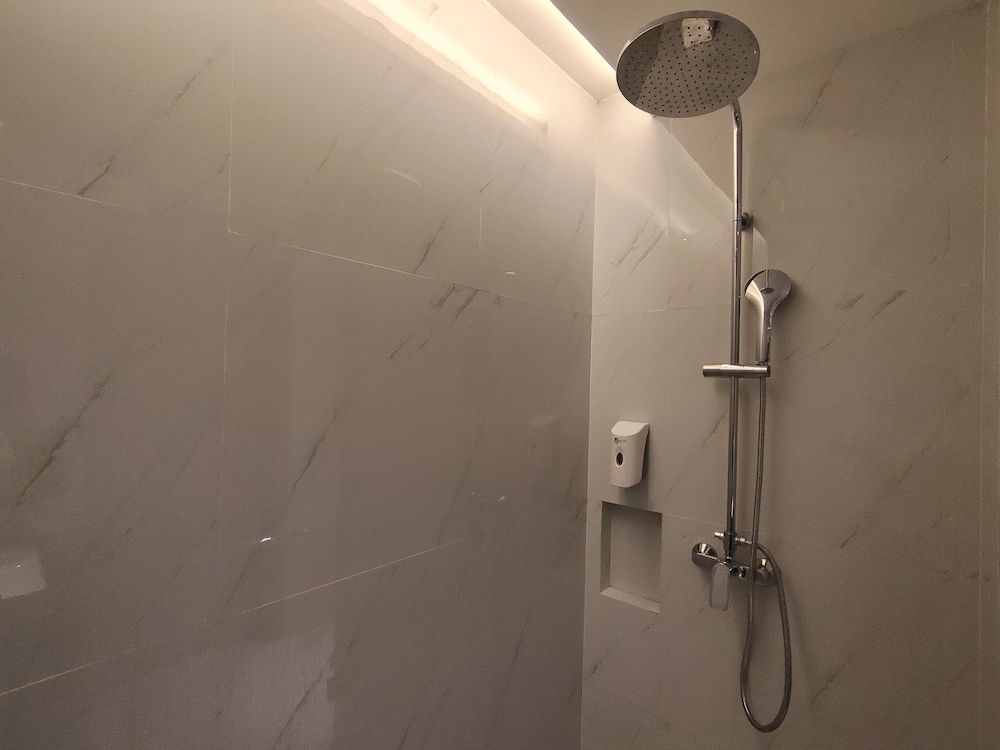 Grand Whiz Hotel Praxis Surabaya 41/43