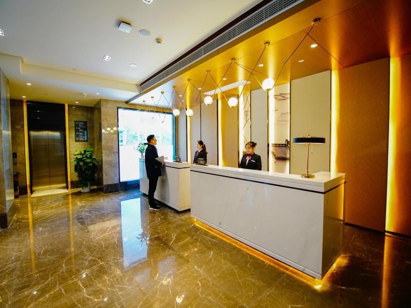 GreenTree Eastern Chongqing Jiefangbei Children's Hospital Hotel 8/65