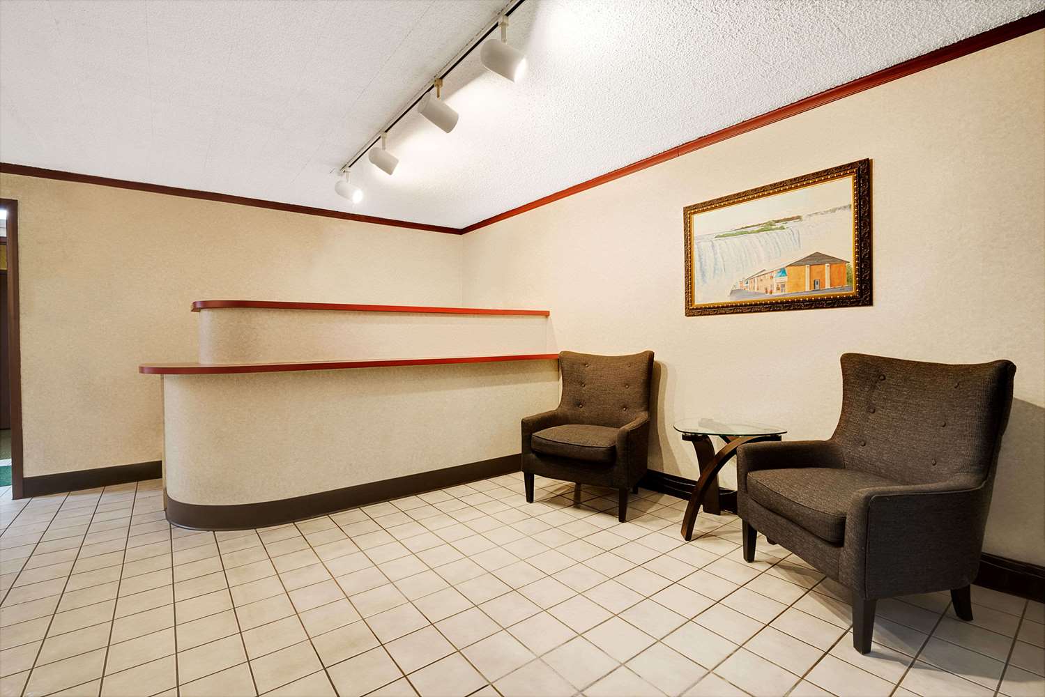 Super 8 Kenmore Buffalo Niagara Falls Area 4/18