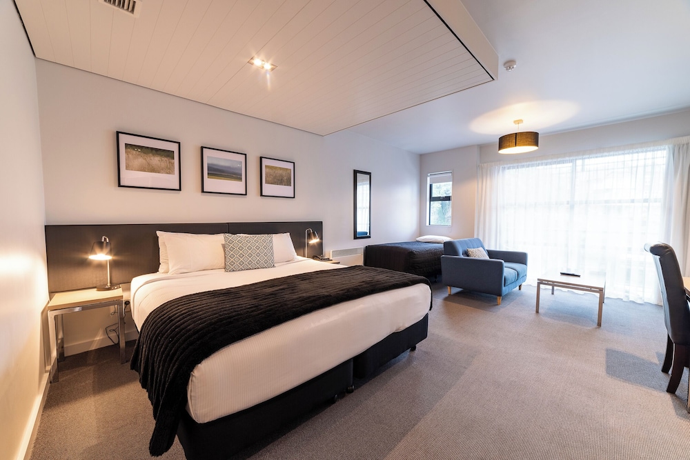 EXECUTIVE, STUDIO, TWIN BEDS, BALCONY