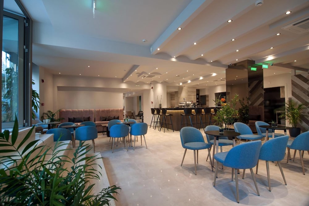 Athens Platinum Rooms and Suites 52/57
