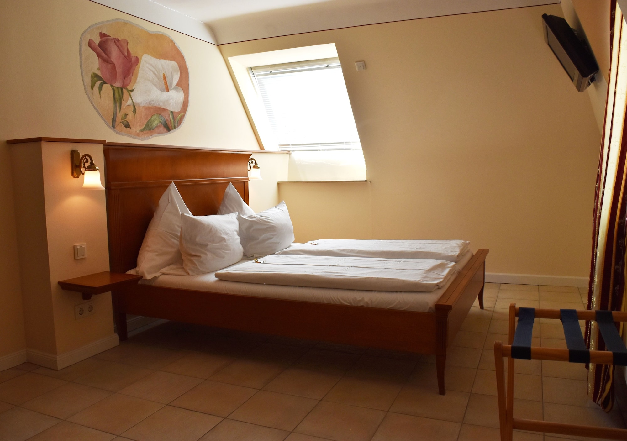 COMFORT, DOUBLE BED