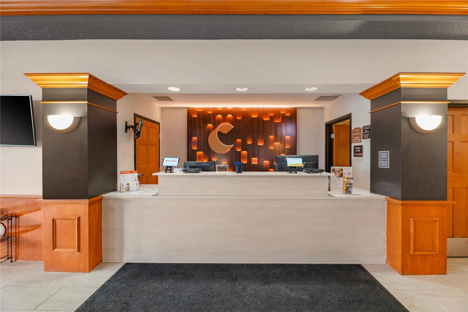 Comfort Inn & Suites Sheboygan I-43 3/13