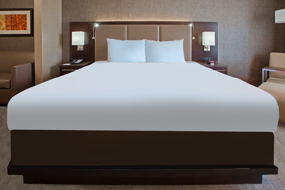 Holiday Inn Express Hotel And Suites Columbus Edinburgh 14/46