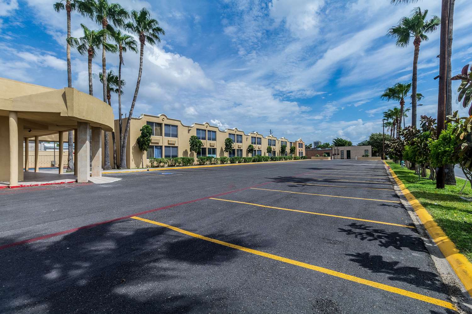 Clarion Inn Near McAllen Airport 43/44