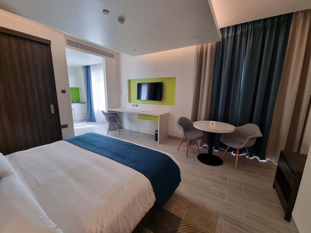 Citadines Al Ghubrah Muscat 14/48