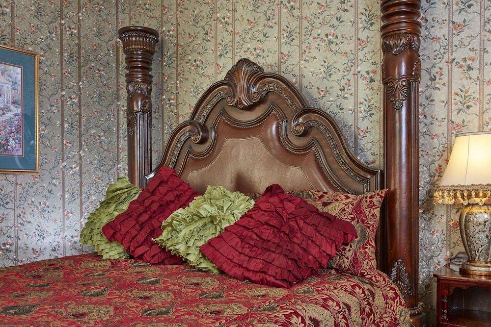 Queen Anne Hotel 34/69