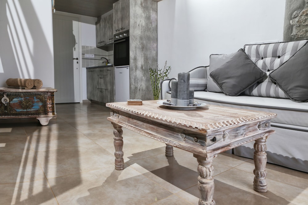 NIRIIDES LUXURY HOMES 28/50