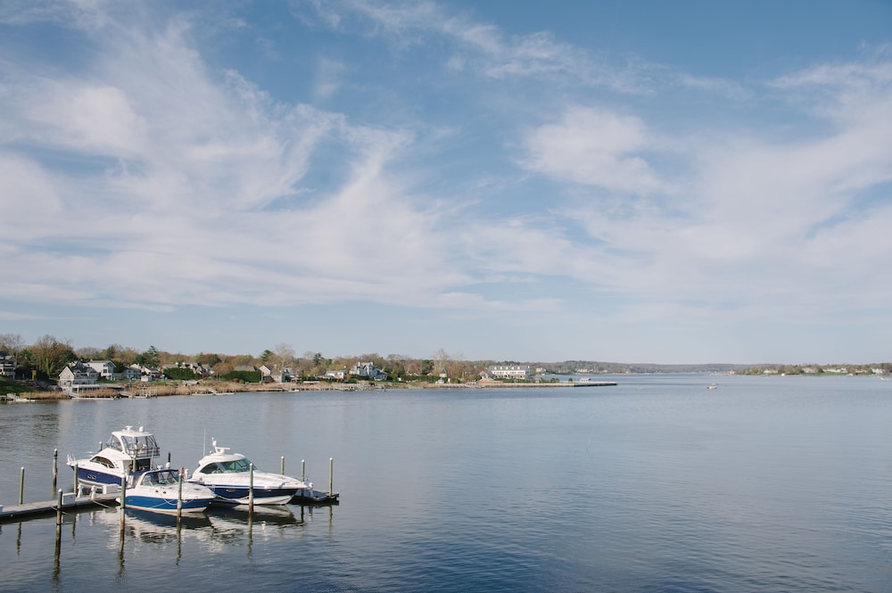 The Oyster Point Hotel 42/43