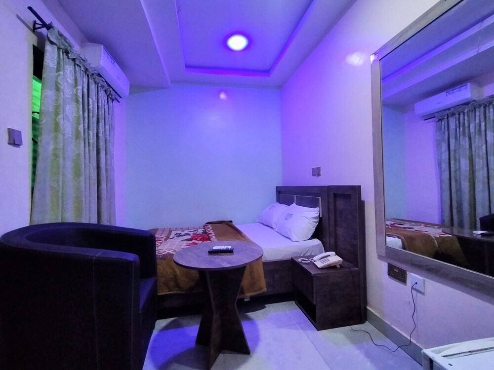 Orient Hotel & Plaza Ltd 17/26