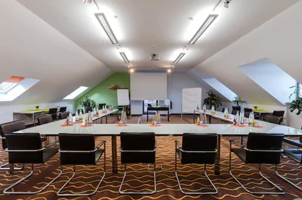 Hotel Arooma 32/47
