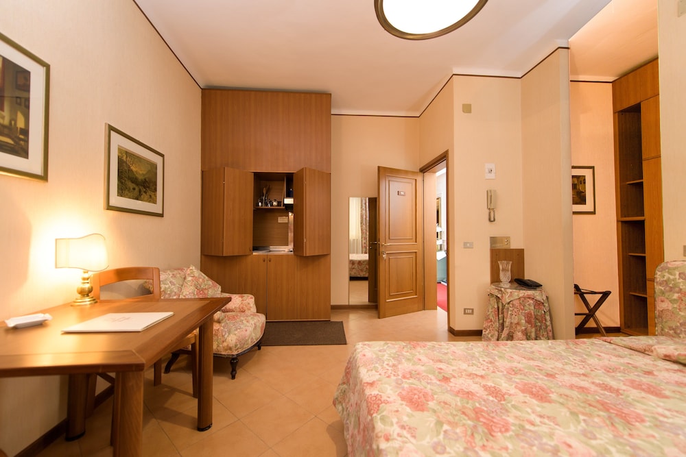 Albergo Reggio 33/63