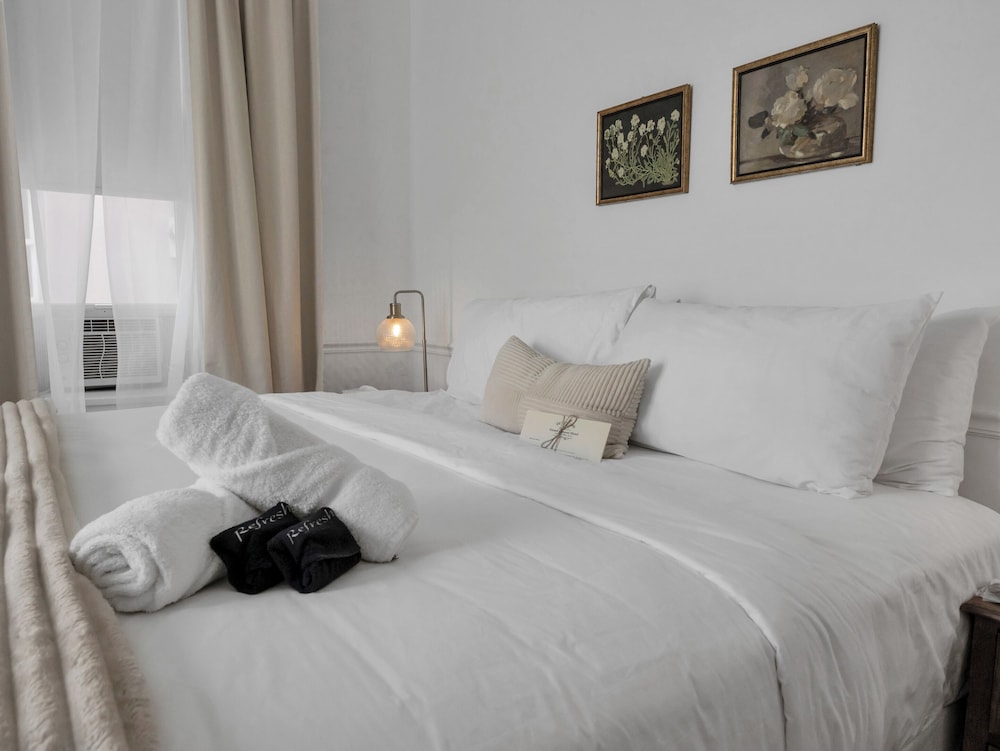 CARRIAGE HOUSE, SUITE