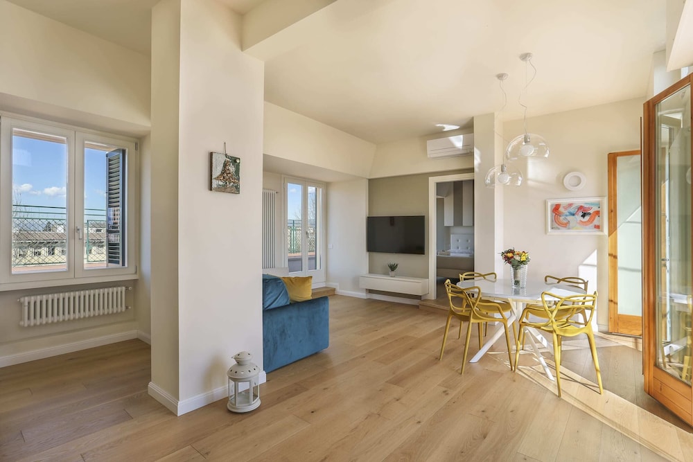 Penthouse With big Terrace in Oltrarno-hosted by Sweetstay 19/25