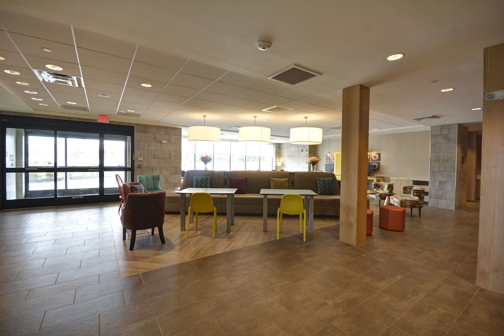 HOME2 SUITES BY HILTON PORTLAND AIRPORT 8/46