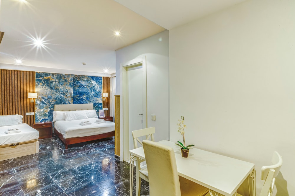 Costa Marbella Star Light 48/50
