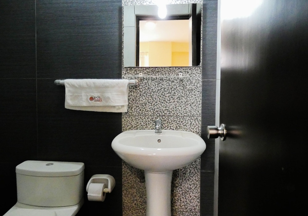 Hotel Plaza by DOT Light 43/44