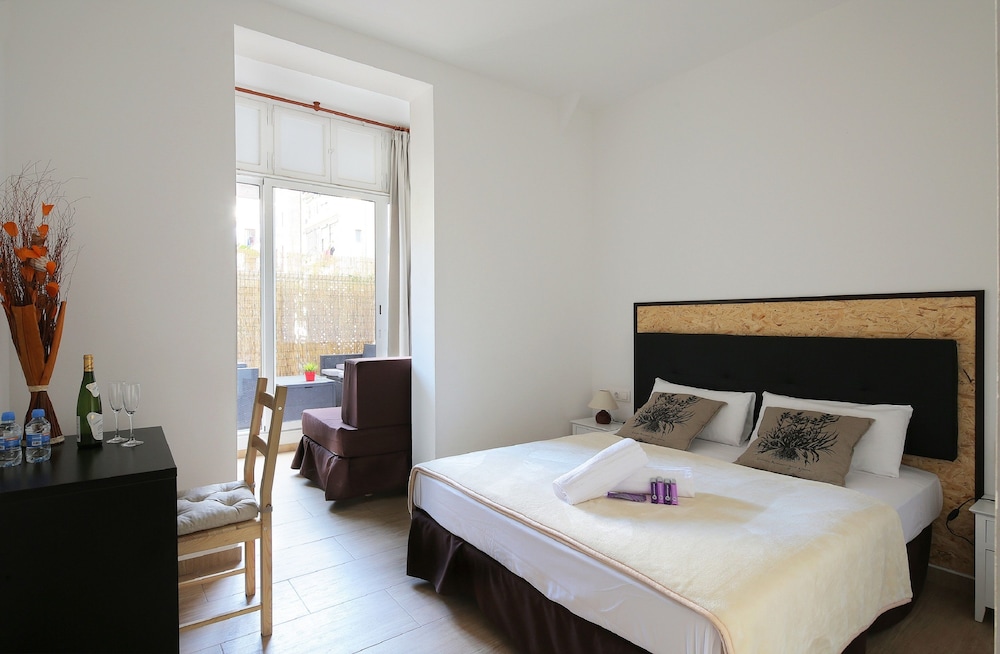 Balkonis Hostal 26/68