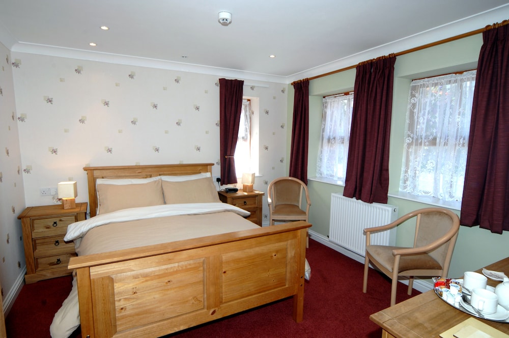 New Overlander Inn 2/9