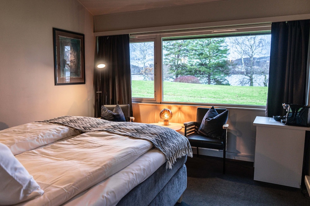 Room, Double Bed, Garden View