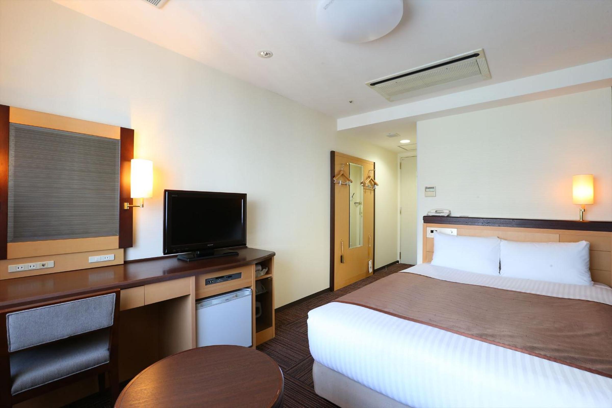 Semi Room, Semi Double Bed, Small, Smoking