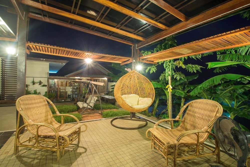 Banter Resort 32/40