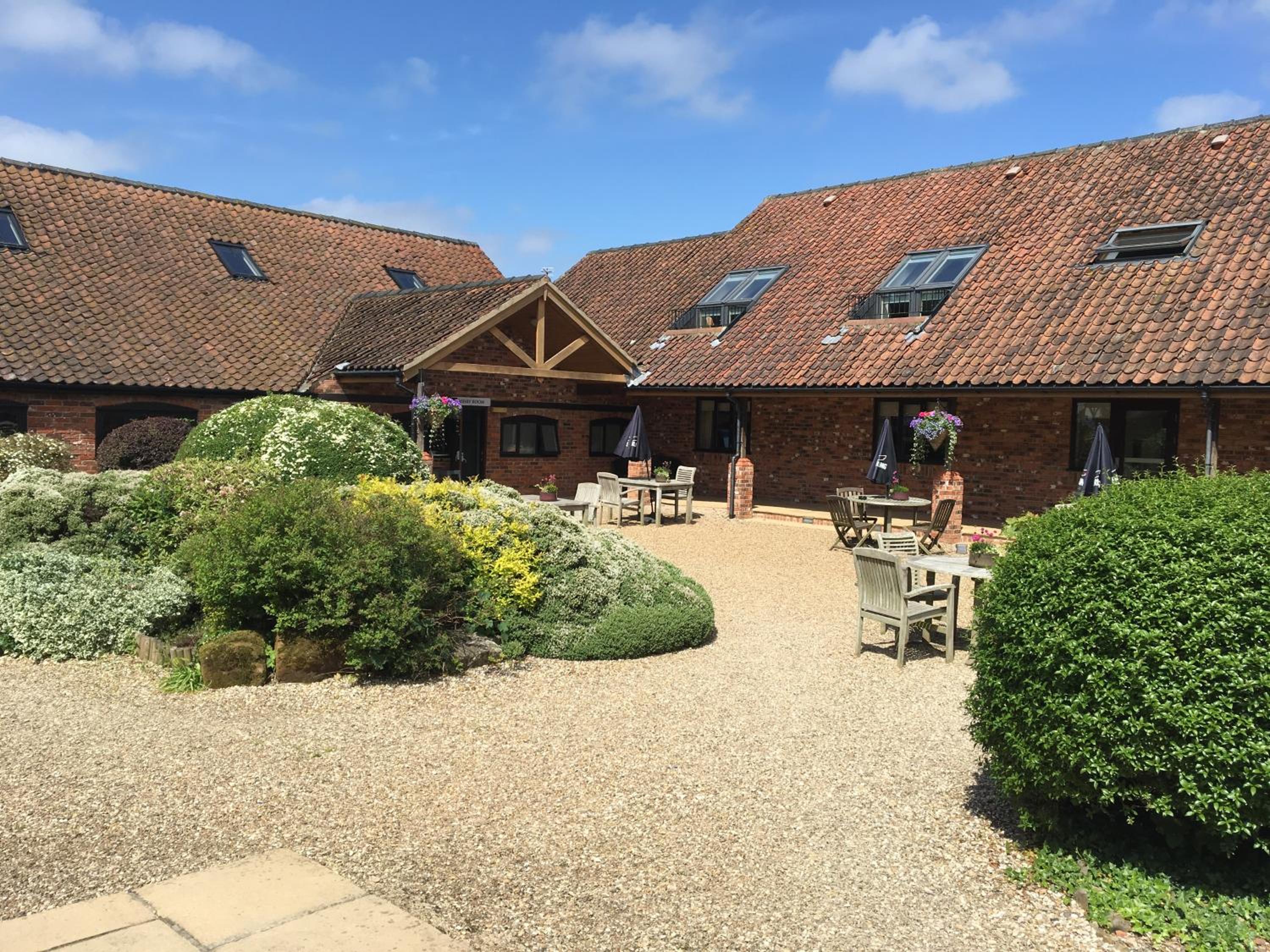 Hall Farm Hotel And Restaurant 48/58