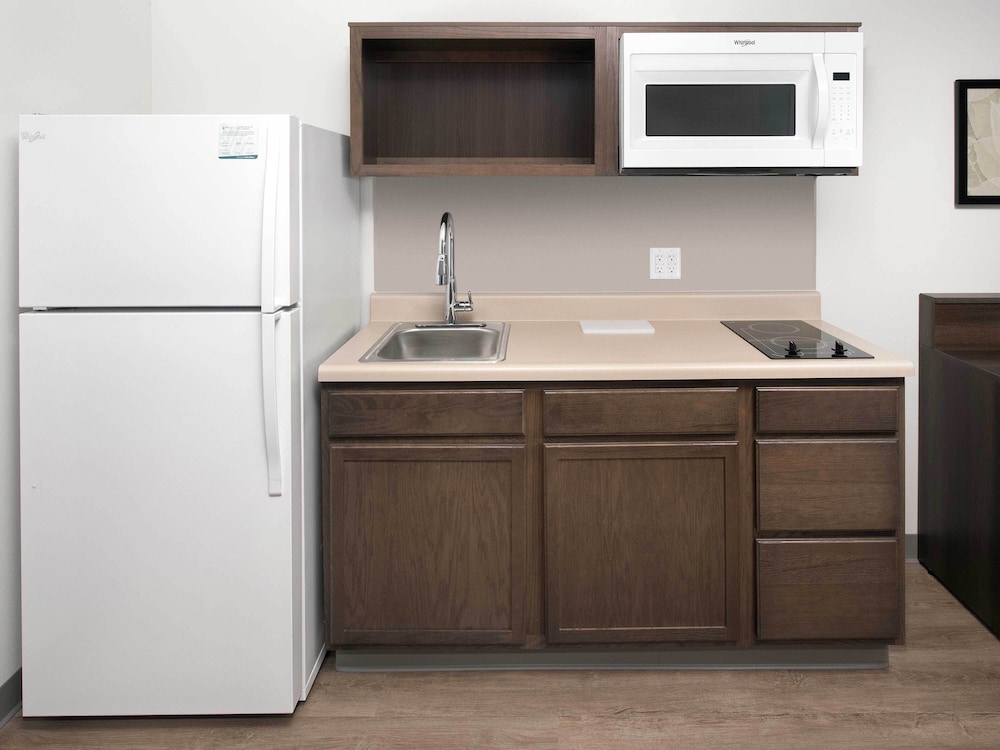 WoodSpring Suites Naples West 50/50