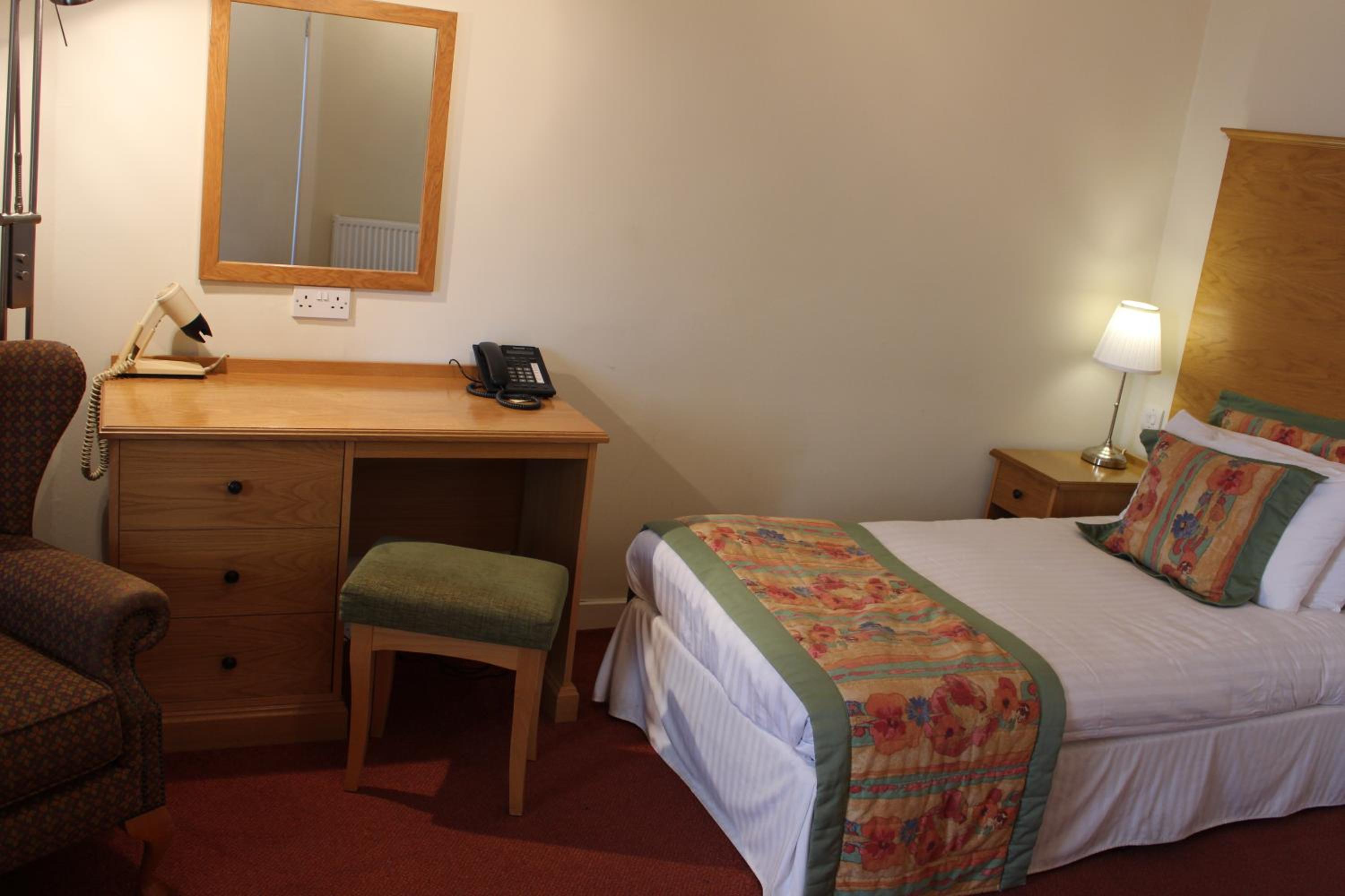 Wet, Twin Beds, Accessible