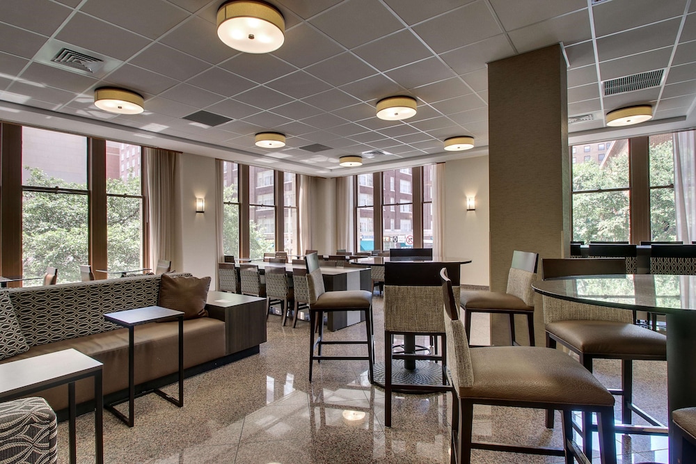Drury Plaza Hotel San Antonio Riverwalk 33/43