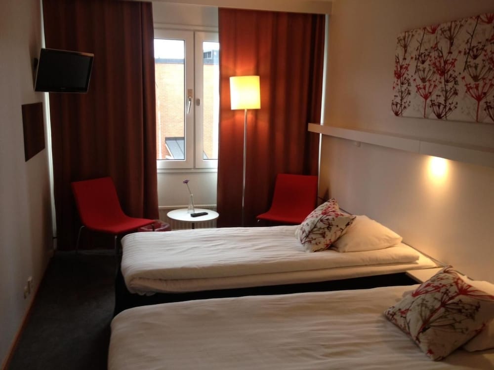 Kumla Hotel 4/38