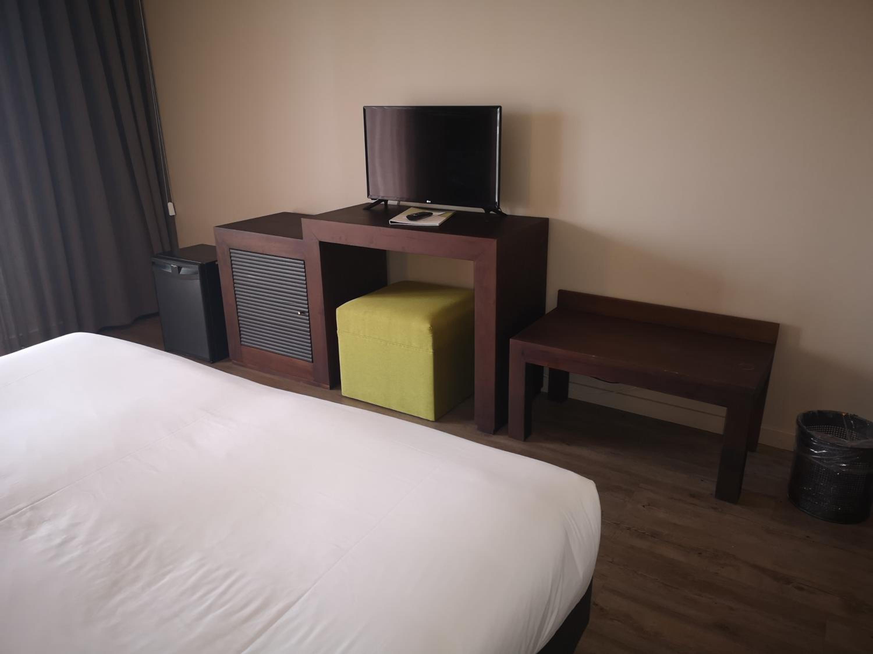 Room, Double Bed, Lateral Side Sea View