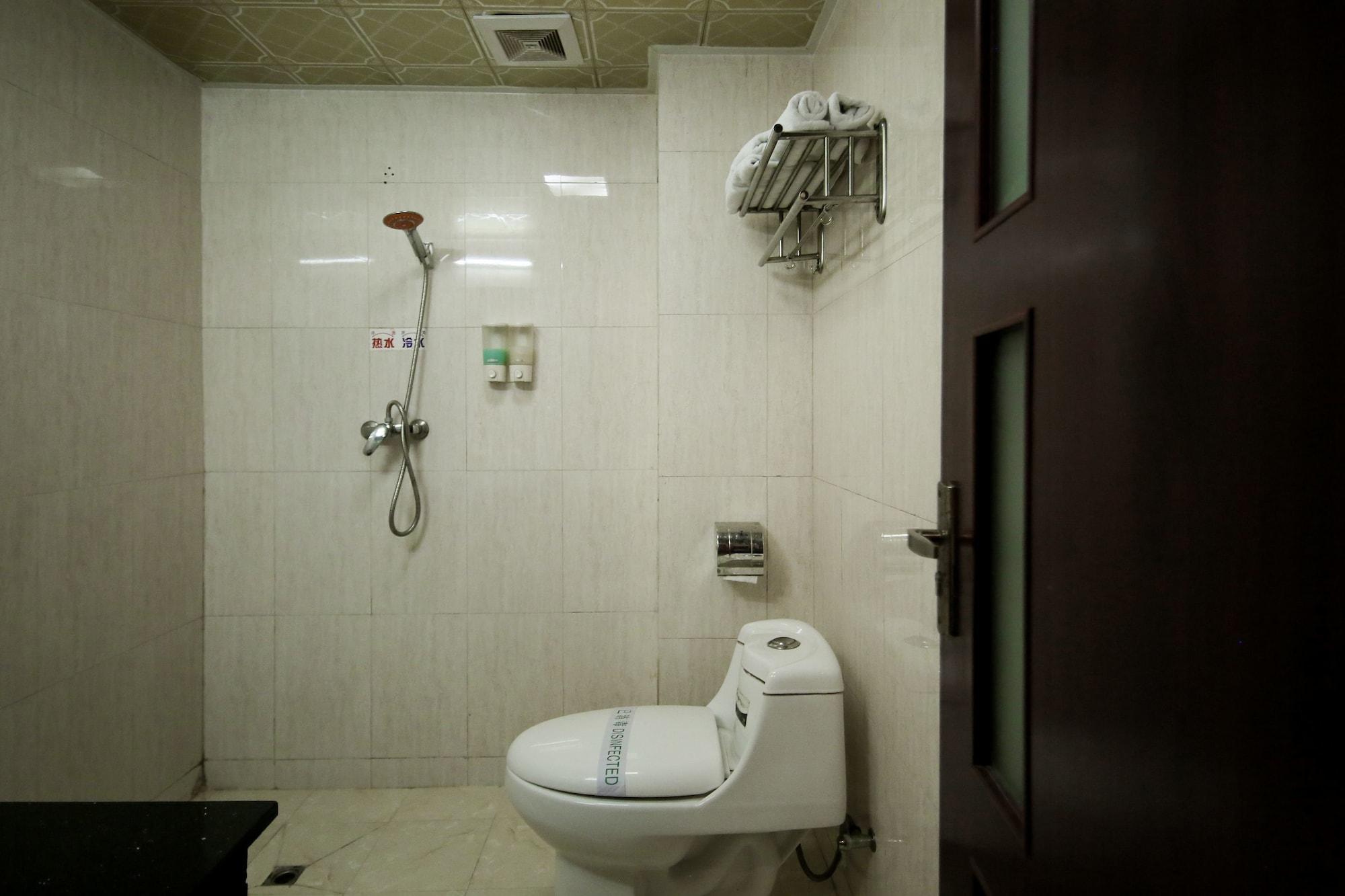 Oyo 8027 Li Hu Business Hotel 7/7