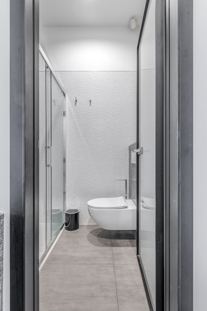 Starlight Luxury Suites 39/40