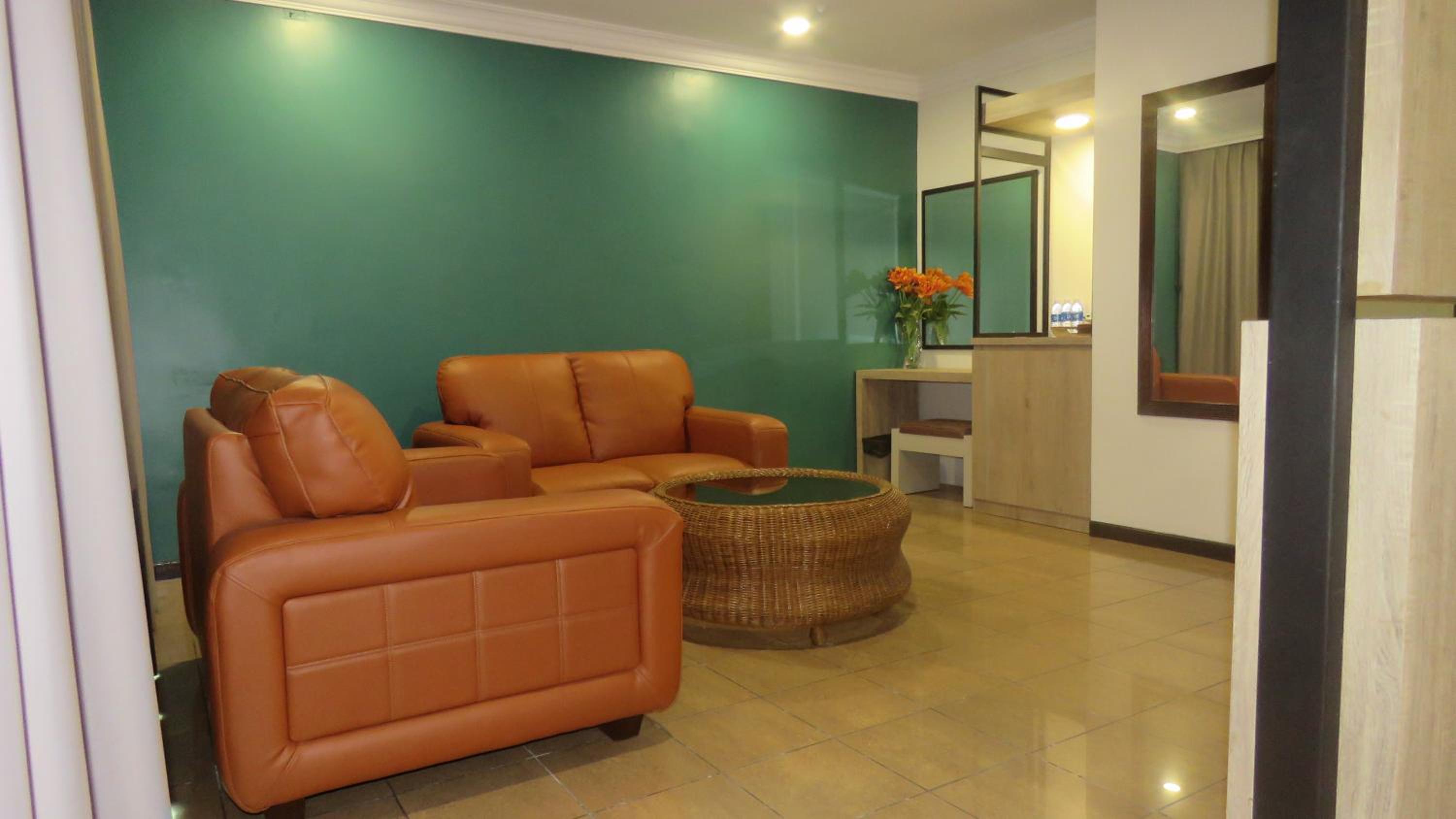 Heritage Hotel 24/49