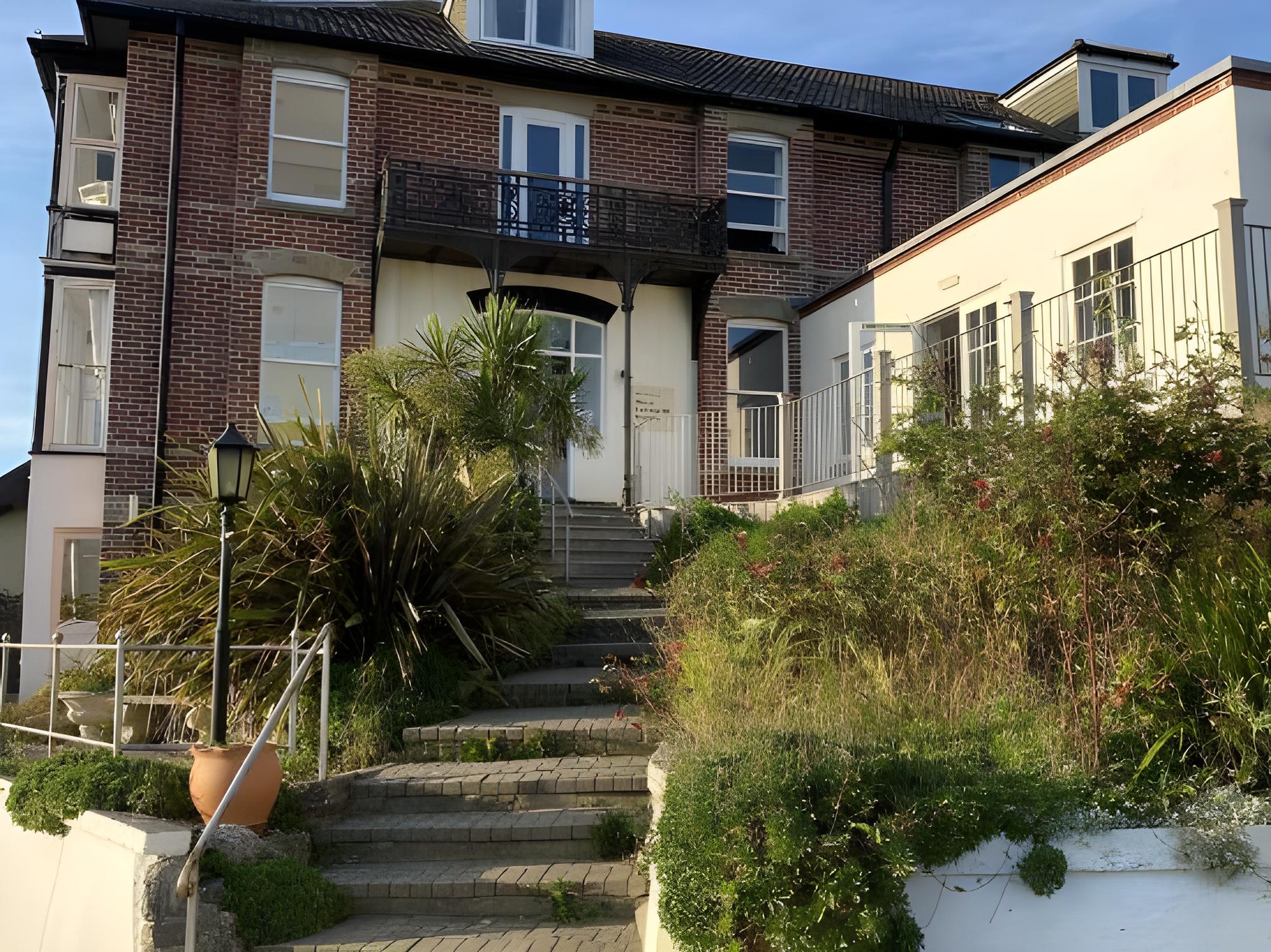 Durdle Door Hotel 25/26