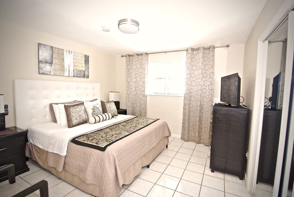 Sheridan Suites Apartment Hotel 35/69