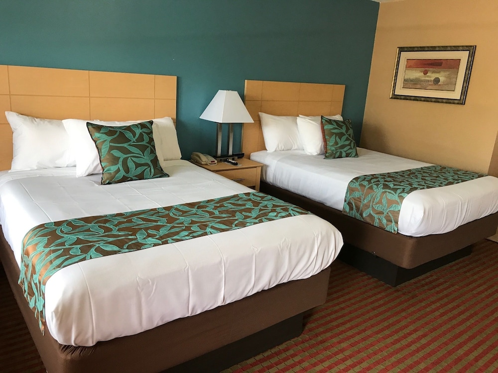 QUIET CORNER INN 11/53