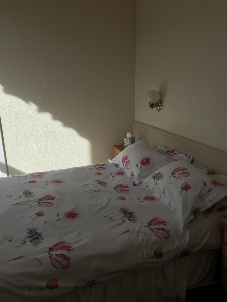 Dorstan Guest House 23/72