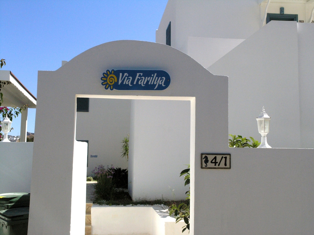 Via Farilya Hotel 2/68