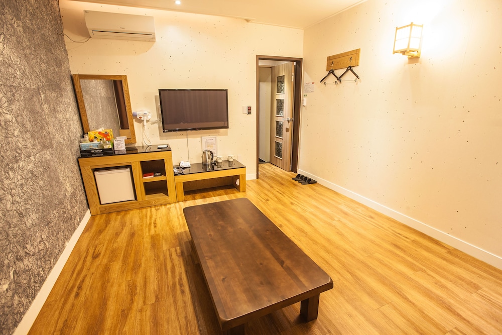 Jeonju Pungnam Family Hotel 32/50